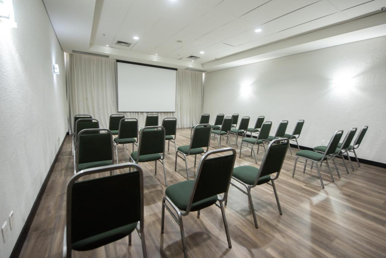 Ibis Betim Hotel Exterior foto